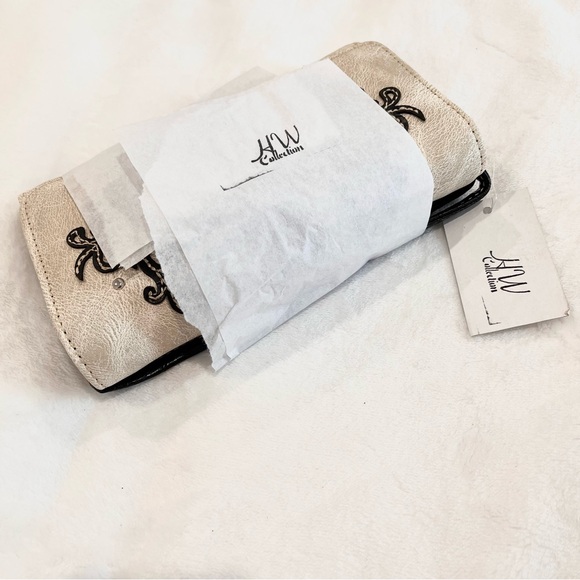 HW Collection RARE Western Wallet/Crossbody Trifold With Cowgirl Buckle NWT - Picture 8 of 10